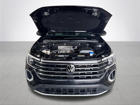 Used 2024 Volkswagen Atlas SE AWD/4WD image 22