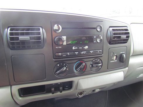 Used 2007 Ford F250 XLT image 17