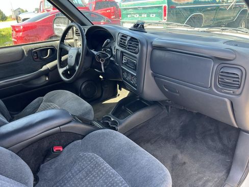 Used 2000 Chevrolet Blazer LS AWD/4WD image 11