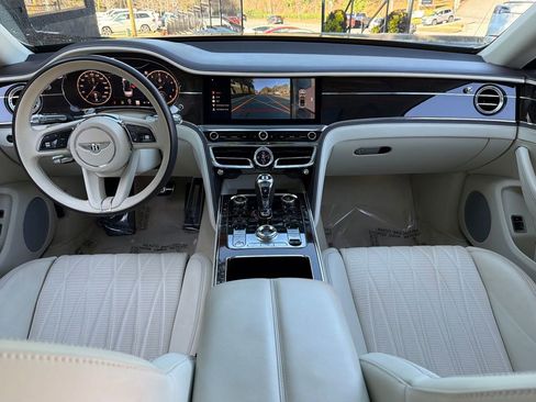 Used 2021 Bentley Flying Spur W12 image 41