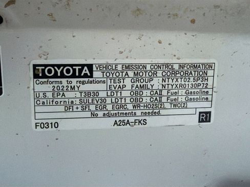 Used 2022 Toyota RAV4 XLE Premium FWD image 17