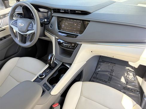 Certified 2023 Cadillac XT5 Premium Luxury image 13
