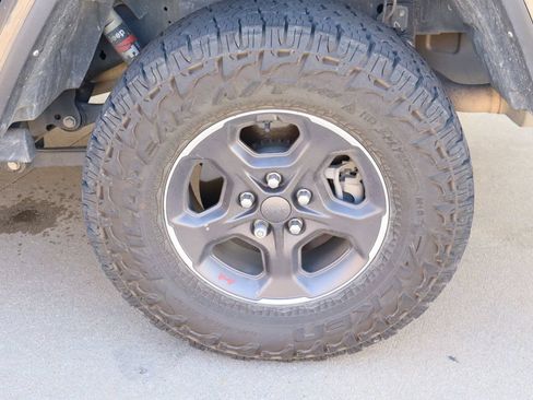 Used 2021 Jeep Gladiator Rubicon AWD/4WD image 26