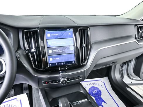 Used 2025 Volvo XC60 B5 Core AWD/4WD image 14