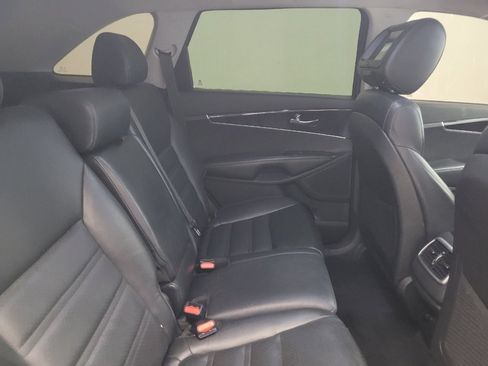 Used 2017 Kia Sorento FWD w/ LX Convenience Package image 19