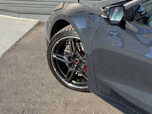 Used 2021 Chevrolet Corvette Stingray Premium Conv w/ Z51 Performance Package image 12