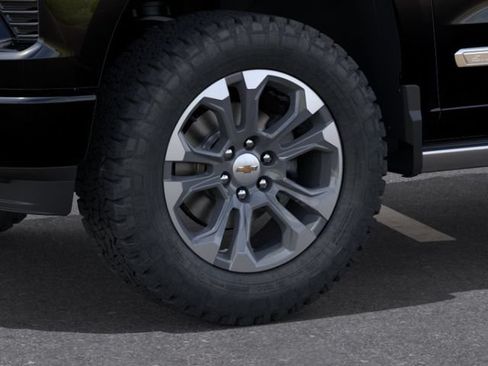 New 2026 Chevrolet Silverado 1500 High Country w/ Z71 Off-Road Package AWD/4WD image 9