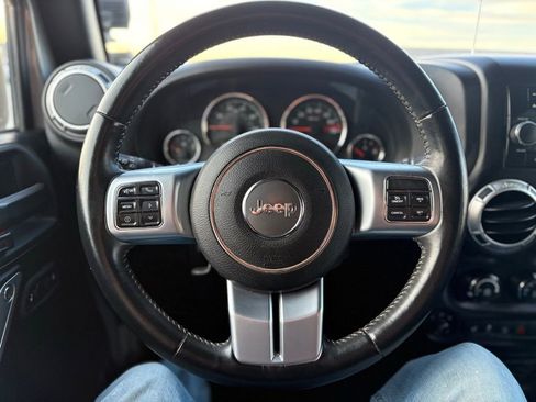 Used 2016 Jeep Wrangler Unlimited Rubicon AWD/4WD image 23