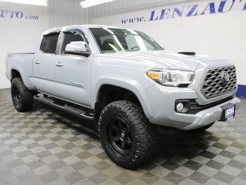 Used 2021 Toyota Tacoma TRD Sport image 4