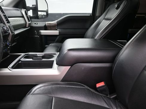 Used 2019 Ford F250 Lariat w/ Lariat Ultimate Package AWD/4WD image 21