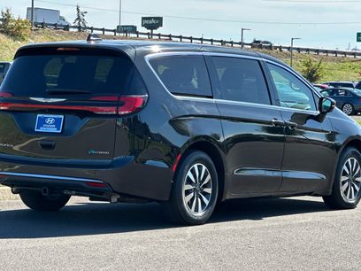 Used 2022 Chrysler Pacifica Touring-L