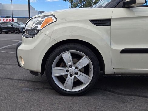 Used 2010 Kia Soul ! FWD image 10