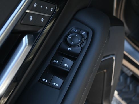 Certified 2025 Chevrolet Tahoe Z71 image 31