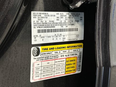 Used 2025 Ford Expedition Active AWD/4WD image 12