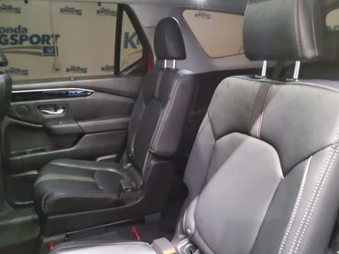 Certified 2025 Honda Pilot Touring image 21