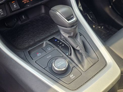 Certified 2022 Toyota RAV4 XSE AWD/4WD image 33