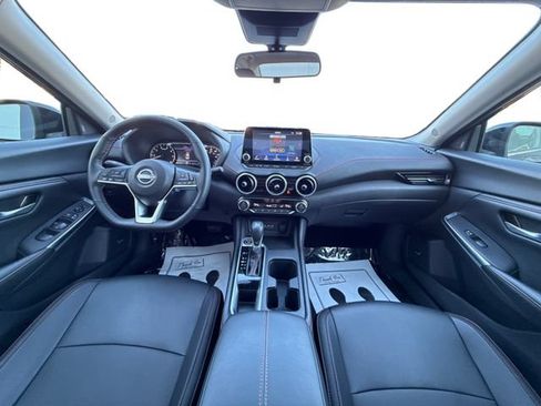Used 2025 Nissan Sentra SR w/ SR Premium Package FWD image 30