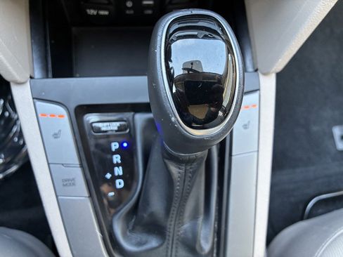 Used 2017 Hyundai Elantra SE w/ SE A/T Tech Package 03 image 12