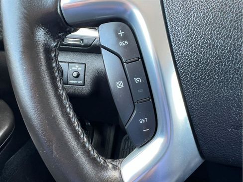 Used 2017 Chevrolet Traverse LT w/ Style and Technology Package FWD image 37