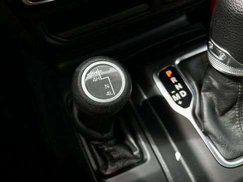 Used 2021 Jeep Gladiator Sport AWD/4WD image 24