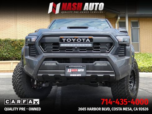 Used 2025 Toyota Tacoma TRD Sport AWD/4WD image 17