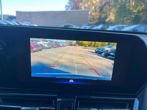 Used 2025 Chevrolet TrailBlazer LT image 17