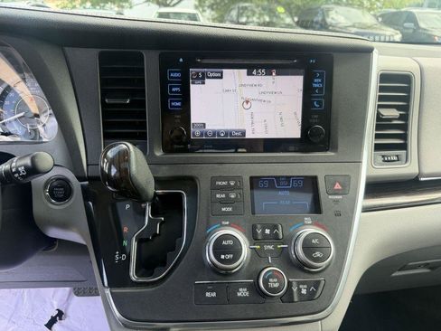 Used 2016 Toyota Sienna XLE w/ XLE Navigation Package AWD/4WD image 16