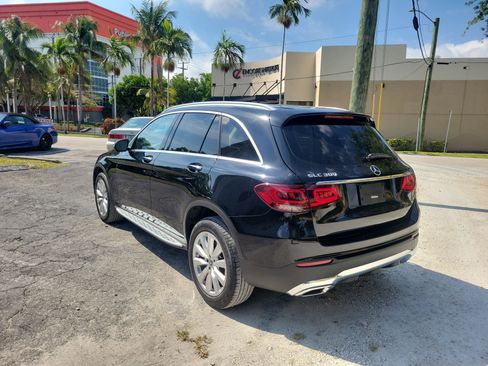 Used 2020 Mercedes-Benz GLC 300 w/ Premium Package image 5