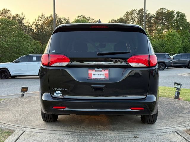 Used 2023 Chrysler Voyager LX FWD image 6