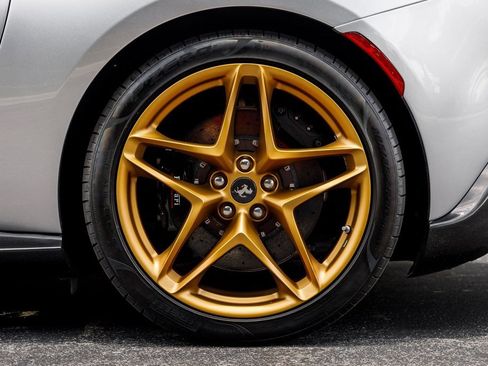 Used 2024 Ferrari Roma Spider image 13