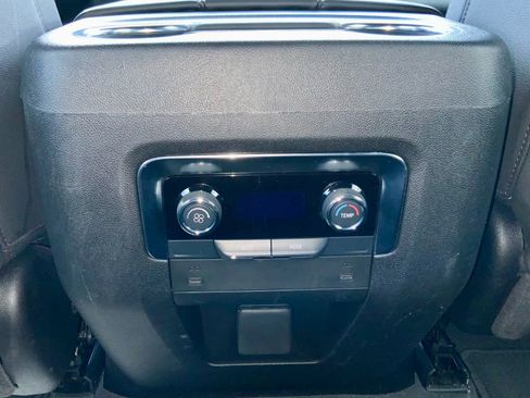 Used 2025 Chevrolet Suburban Z71 AWD/4WD image 47