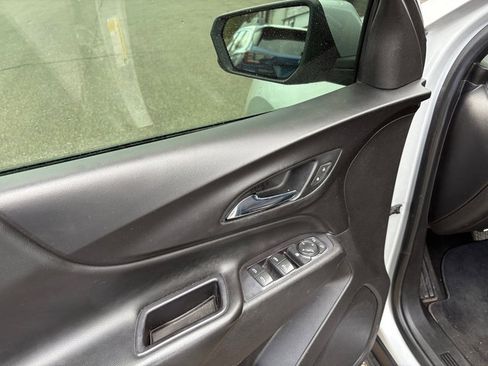 Used 2019 Chevrolet Equinox LT image 10