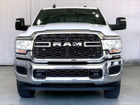 Used 2024 RAM 2500 Tradesman w/ Chrome Appearance Group AWD/4WD image 3