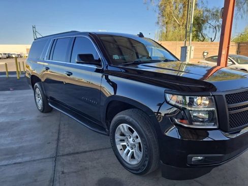 Used 2020 Chevrolet Suburban LT AWD/4WD image 4