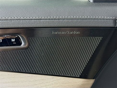 Used 2025 Volvo XC90 B5 Plus w/ Protection Package image 19