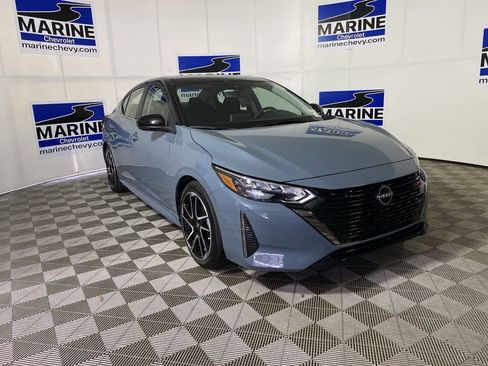 Used 2025 Nissan Sentra SR FWD image 1