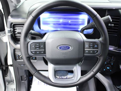 New 2026 Ford F250 Lariat w/ Black Appearance Package image 17