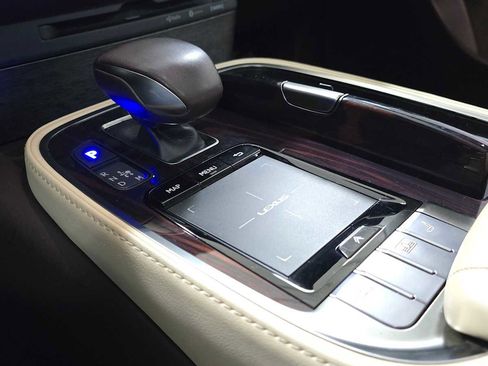 Used 2020 Lexus LS 500 AWD w/ Interior Upgrade Package image 34