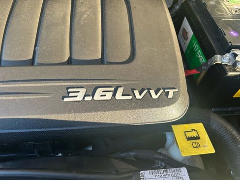 Used 2016 Dodge Grand Caravan American Value Package image 17