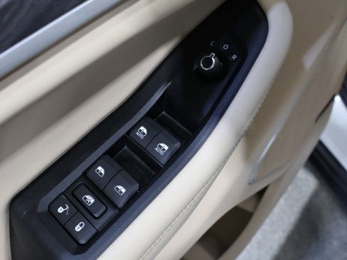 Used 2022 Jeep Grand Cherokee L Limited image 12