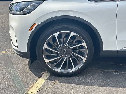 New 2026 Lincoln Aviator Reserve AWD/4WD image 12