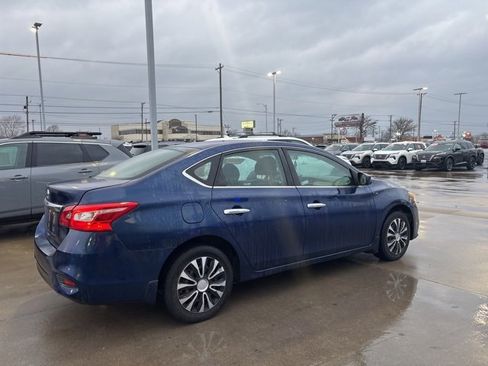 Certified 2019 Nissan Sentra S image 3