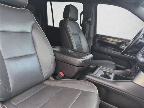 Used 2023 Chevrolet Suburban Premier RWD image 28