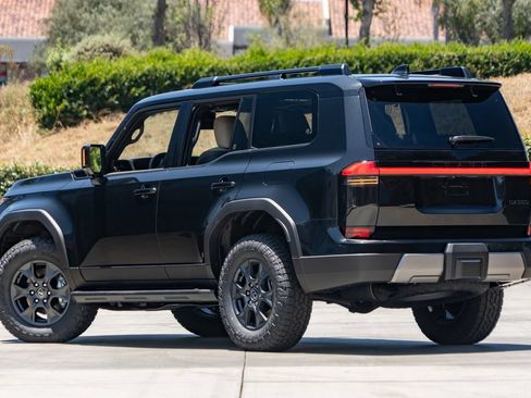 New 2026 Lexus GX 550 AWD/4WD image 2