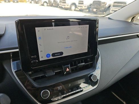 Used 2024 Toyota Corolla LE image 23