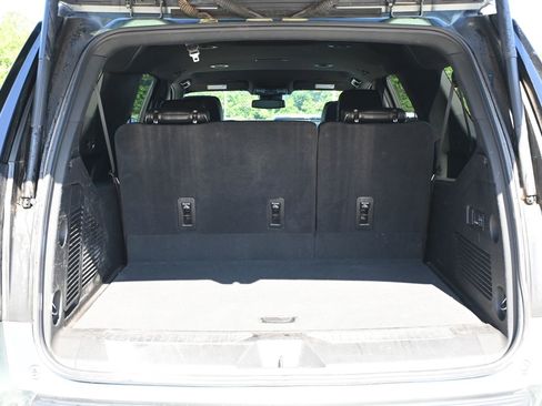Used 2024 Chevrolet Suburban Premier AWD/4WD image 38