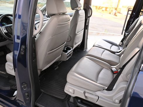 Used 2018 Honda Odyssey Elite image 14