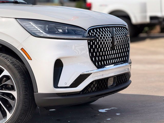 Used 2025 Lincoln Aviator Reserve w/ Equipment Group 201A AWD/4WD image 9