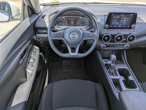 Used 2022 Nissan Sentra SV FWD image 11