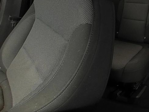 Used 2023 Chevrolet Traverse LT FWD image 12